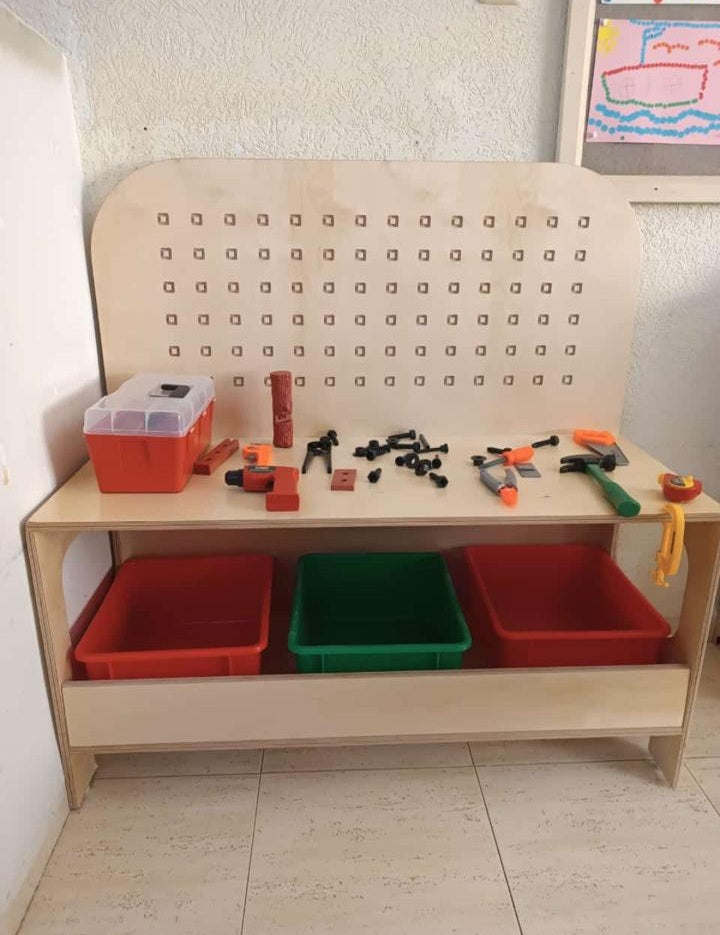 שולחן נגרות מעוצב אנתרופוסופי